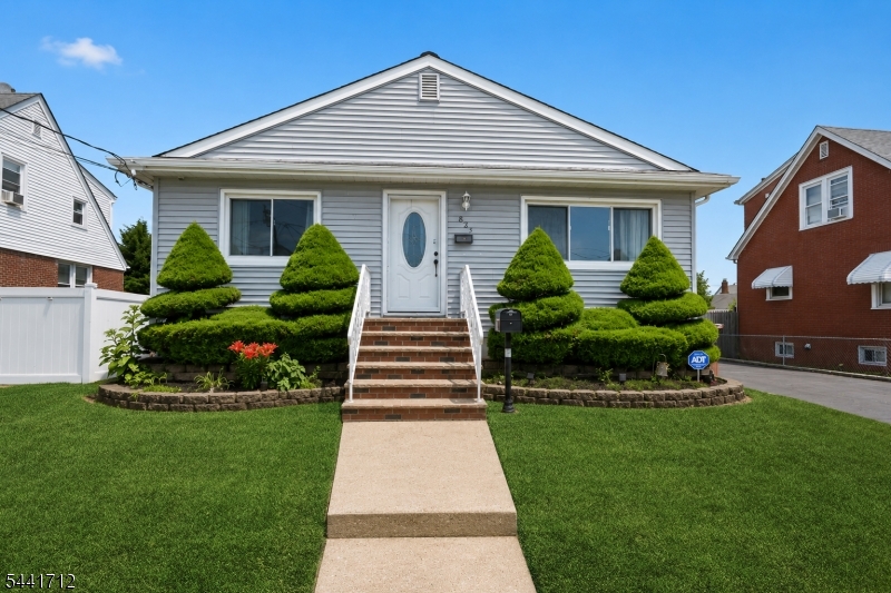 825 Mccandless Pl