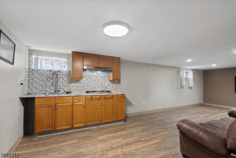 825 Mccandless Pl