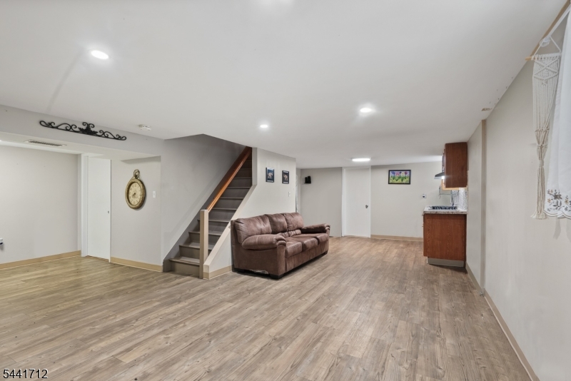 825 Mccandless Pl