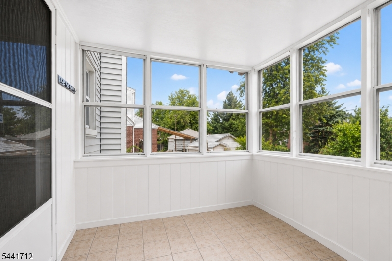 825 Mccandless Pl