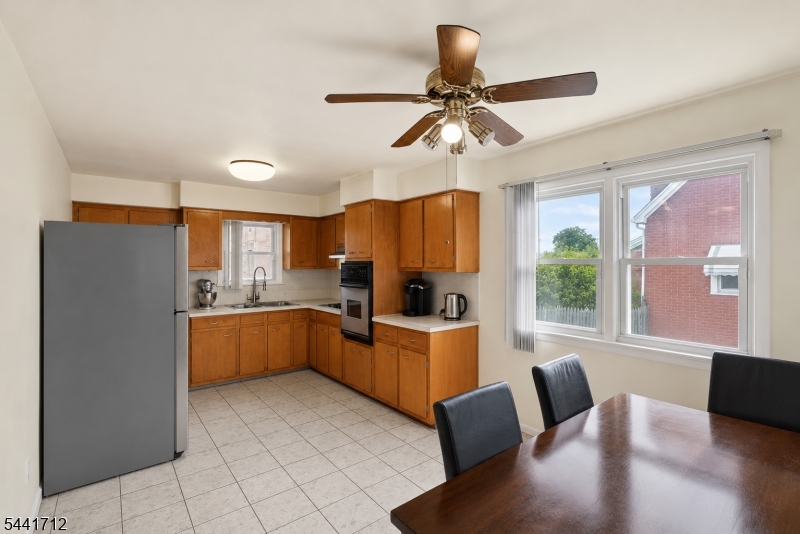 825 Mccandless Pl