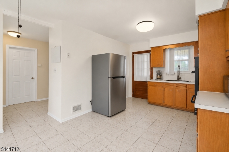 825 Mccandless Pl