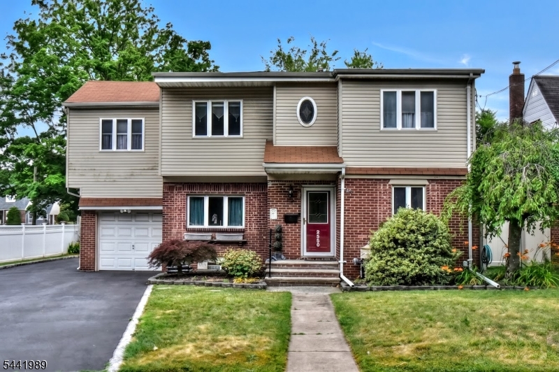 25 Morlot Ave