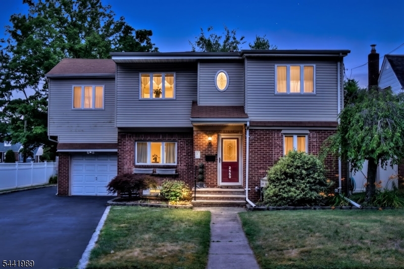 25 Morlot Ave