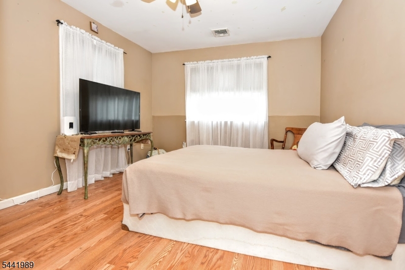 25 Morlot Ave