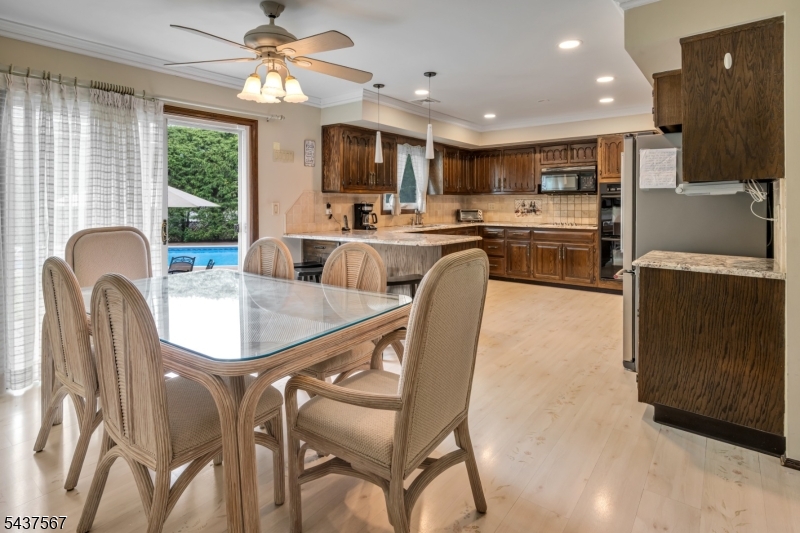 7 Glendale Ln