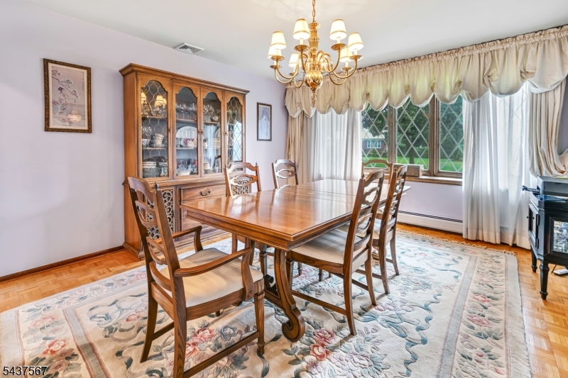 7 Glendale Ln