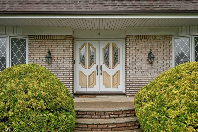 7 Glendale Ln