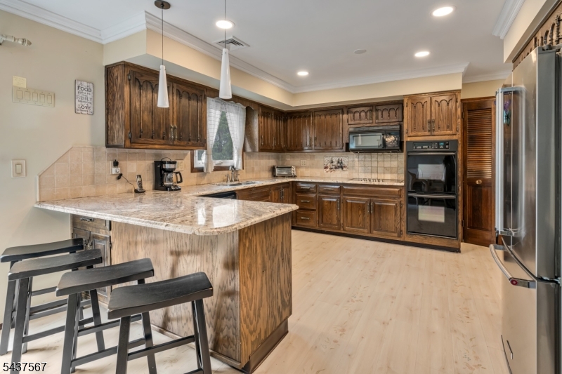 7 Glendale Ln