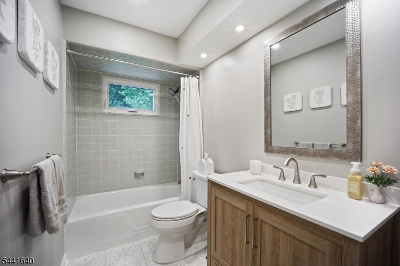 23 Andover Pl