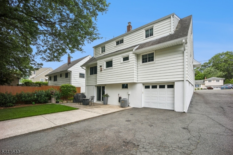 23 Andover Pl