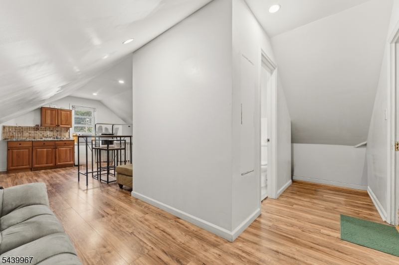 611 Sheridan Ave