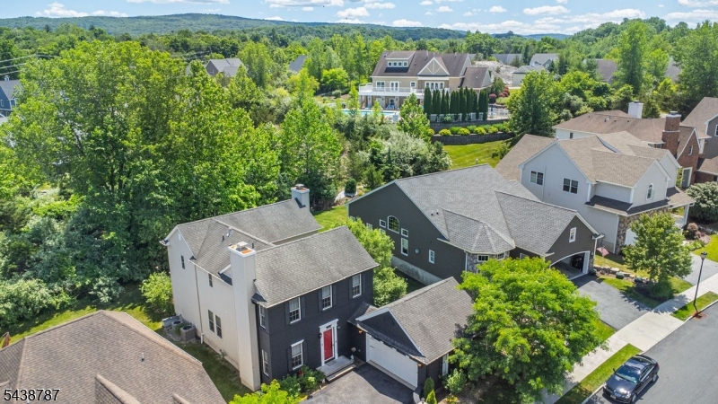 8 Bluffs Ct