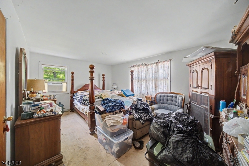 15 Plotts Rd