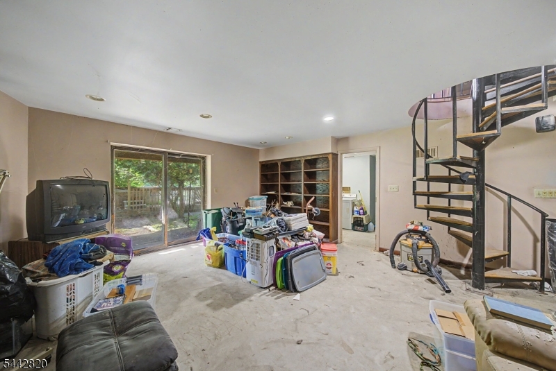 15 Plotts Rd