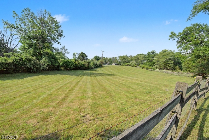 15 Plotts Rd