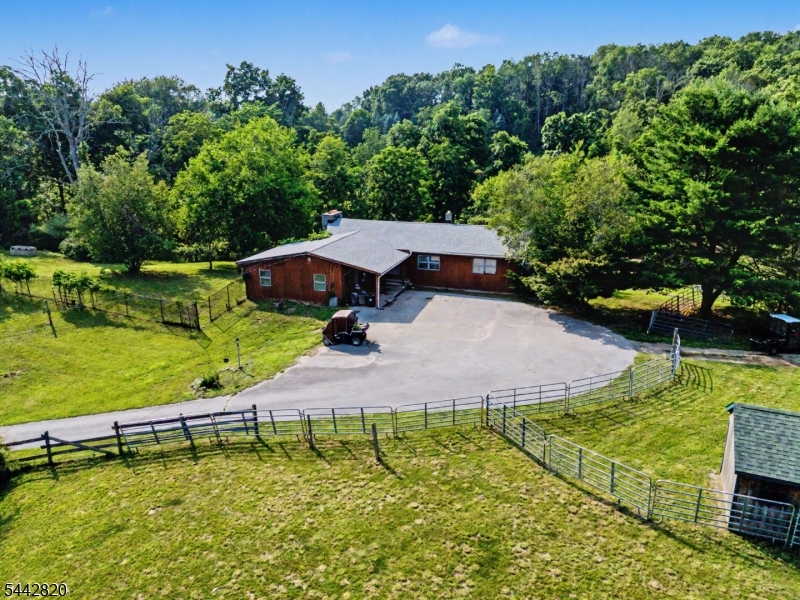 15 Plotts Rd