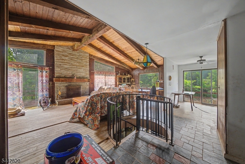 15 Plotts Rd
