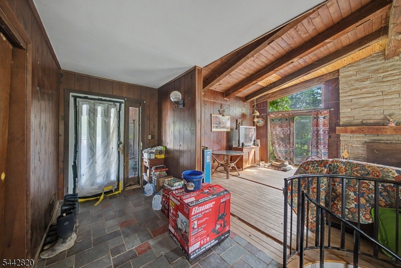 15 Plotts Rd