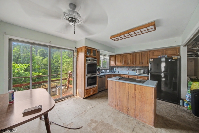 15 Plotts Rd