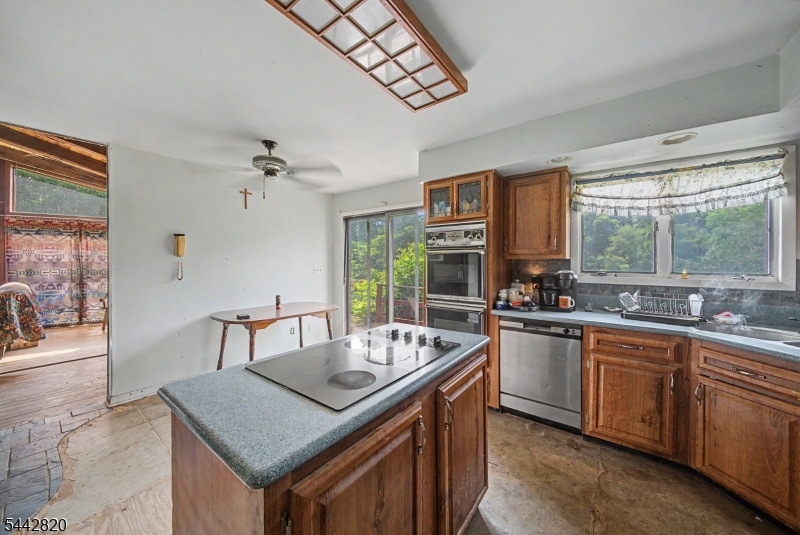 15 Plotts Rd