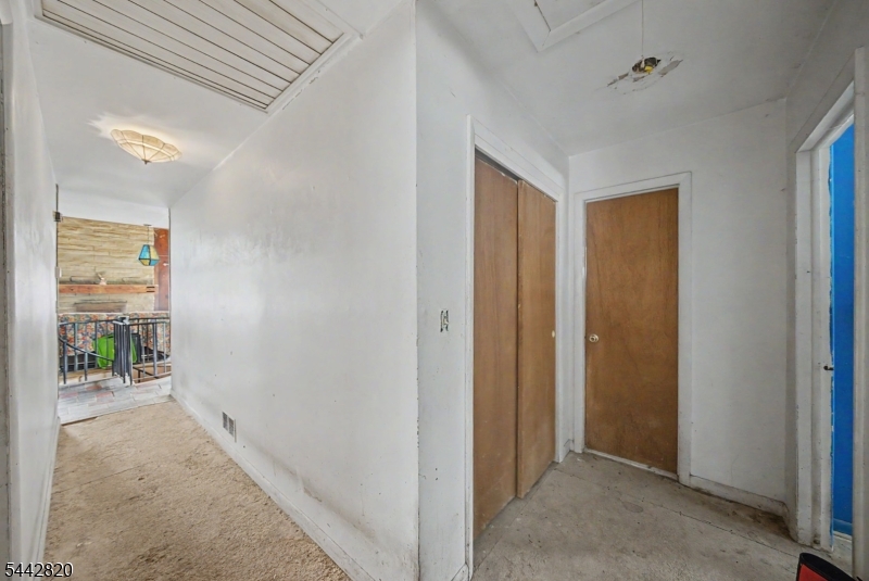 15 Plotts Rd