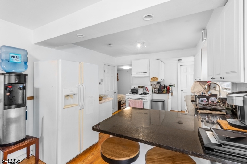 271 Outwater Ln
