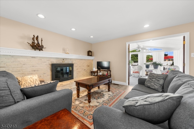 1 Dorado Ct