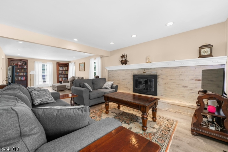 1 Dorado Ct