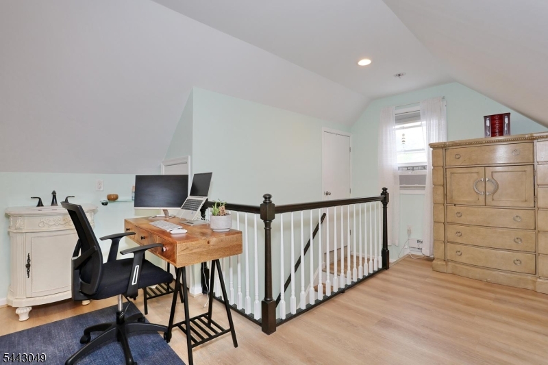 290 Malcolm Ave