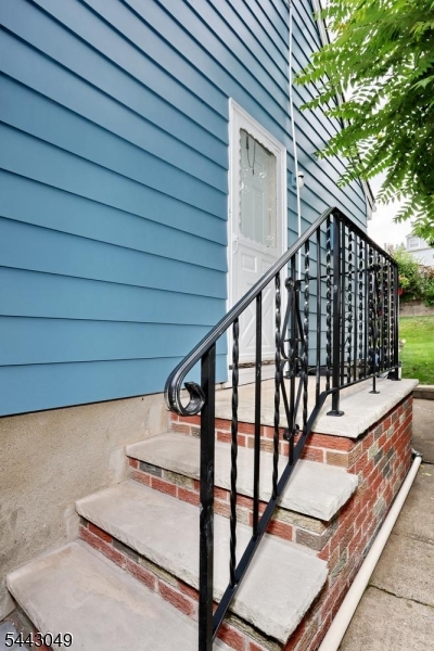 290 Malcolm Ave