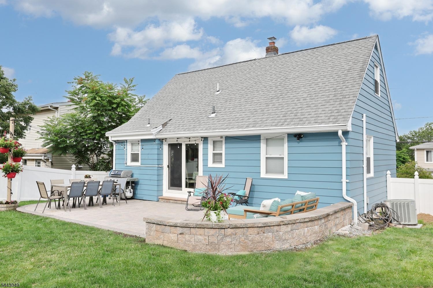 290 Malcolm Ave