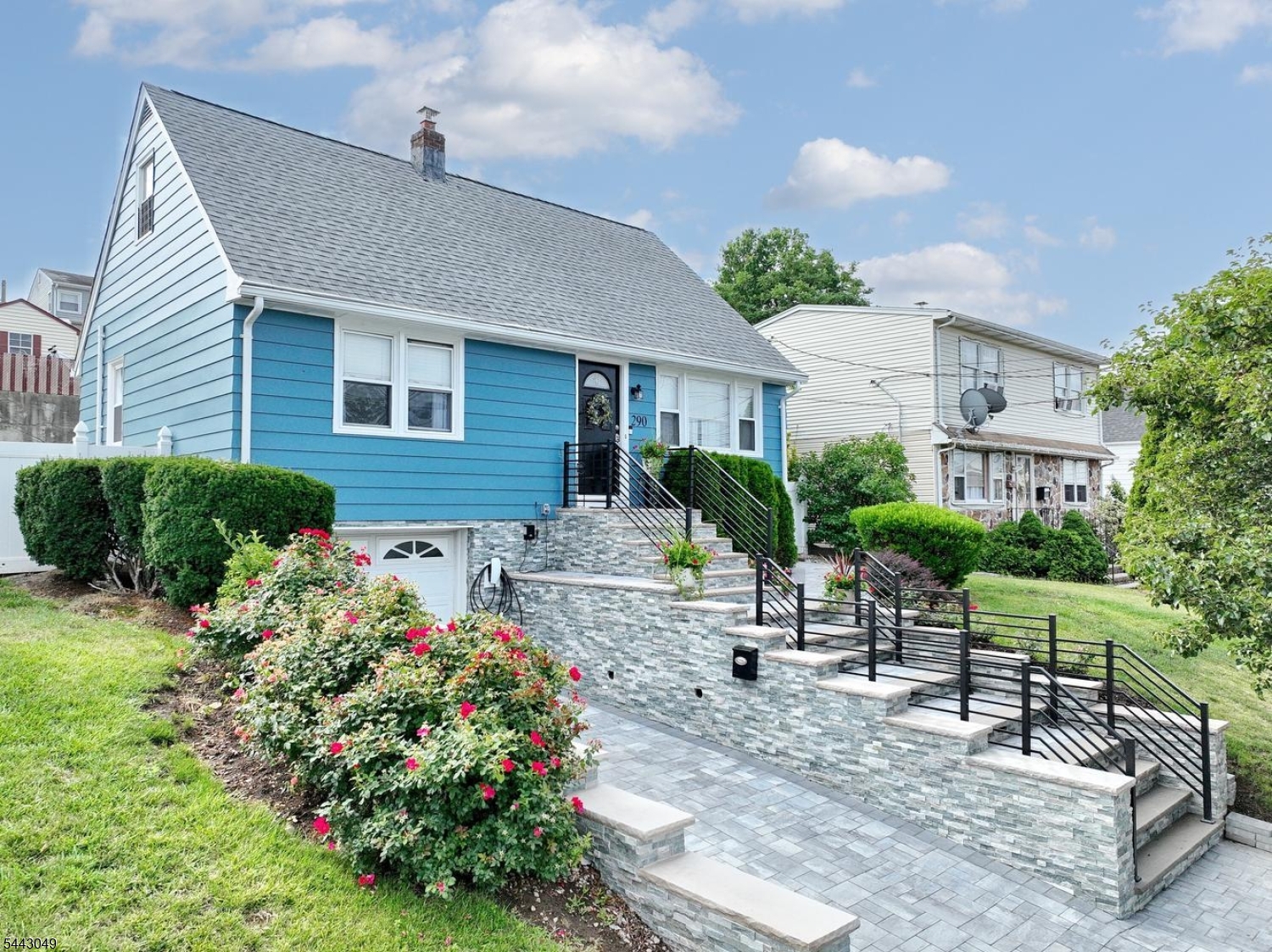 290 Malcolm Ave
