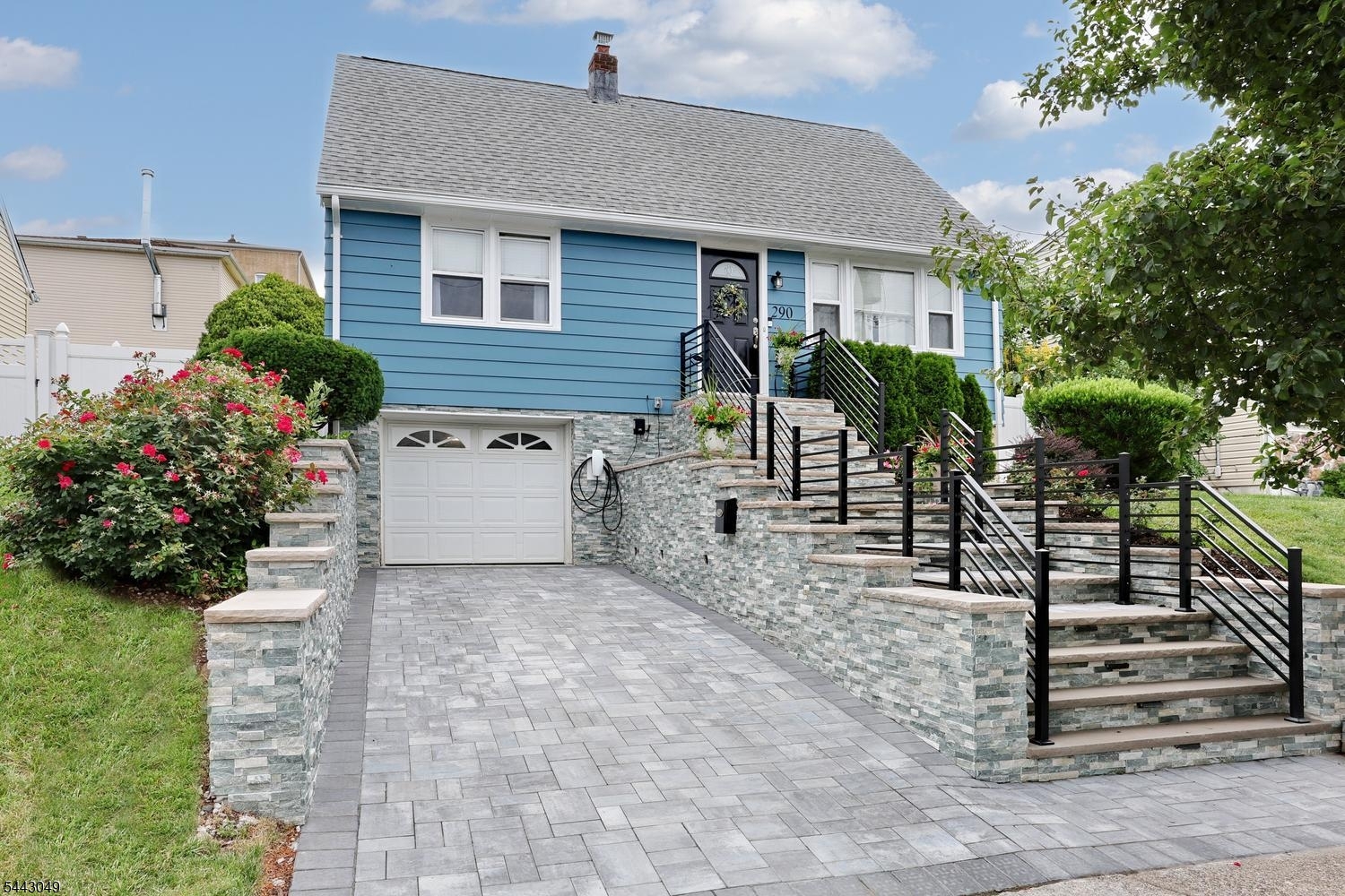 290 Malcolm Ave