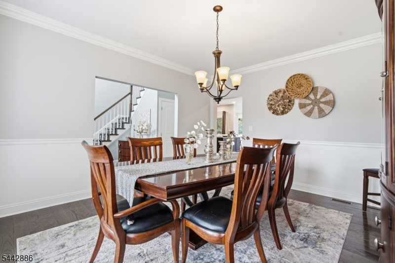 284 Shelburne Pl