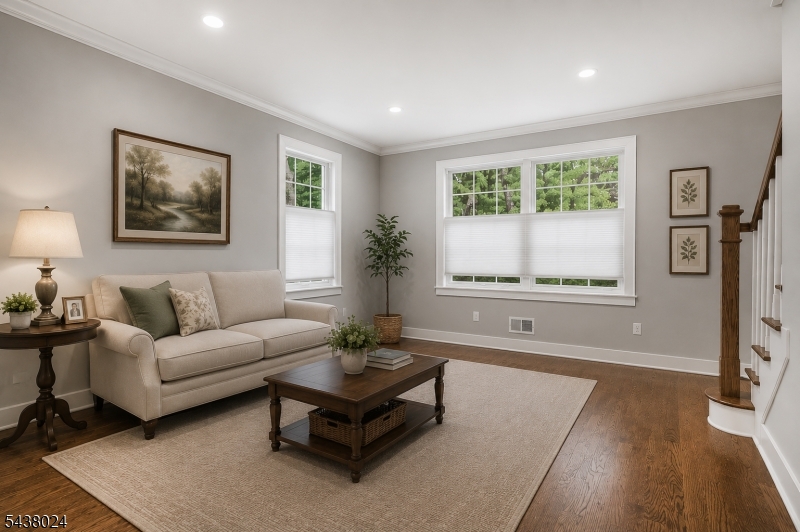 8 Phyllis Pl
