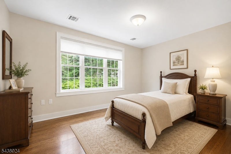8 Phyllis Pl
