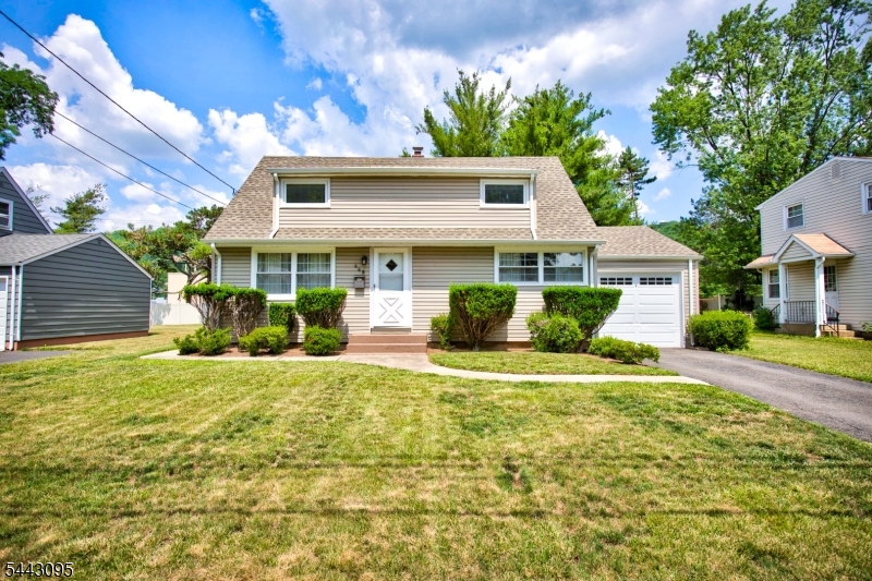448 Warfield Rd