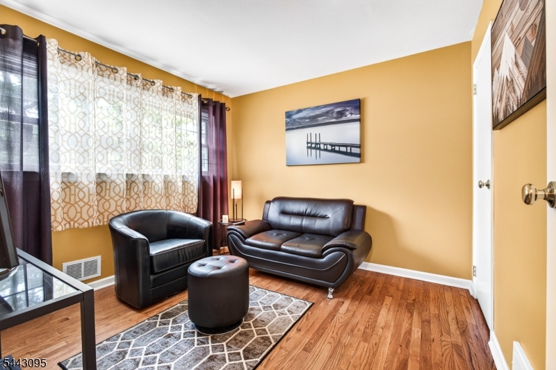 448 Warfield Rd
