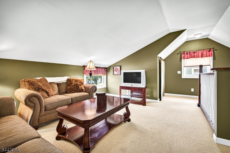 448 Warfield Rd