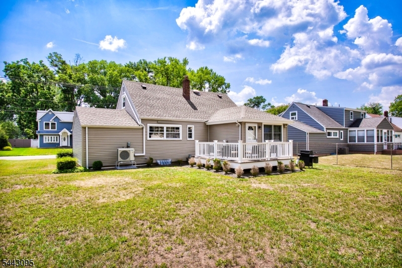 448 Warfield Rd