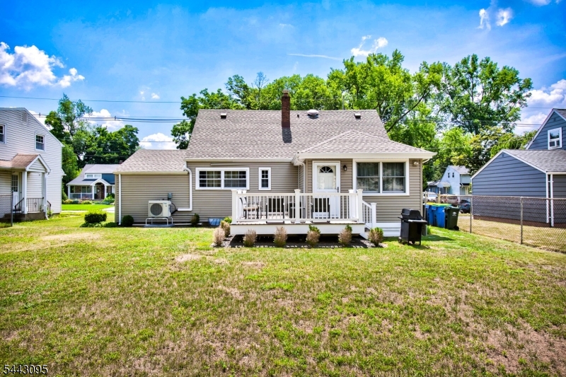 448 Warfield Rd