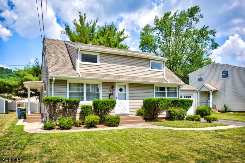 448 Warfield Rd