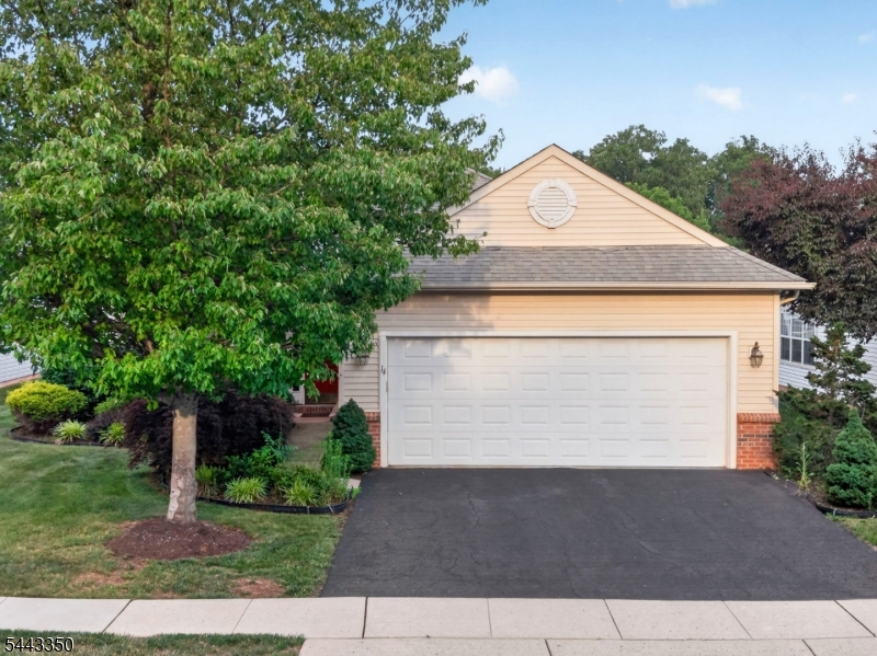 14 Daulton Dr