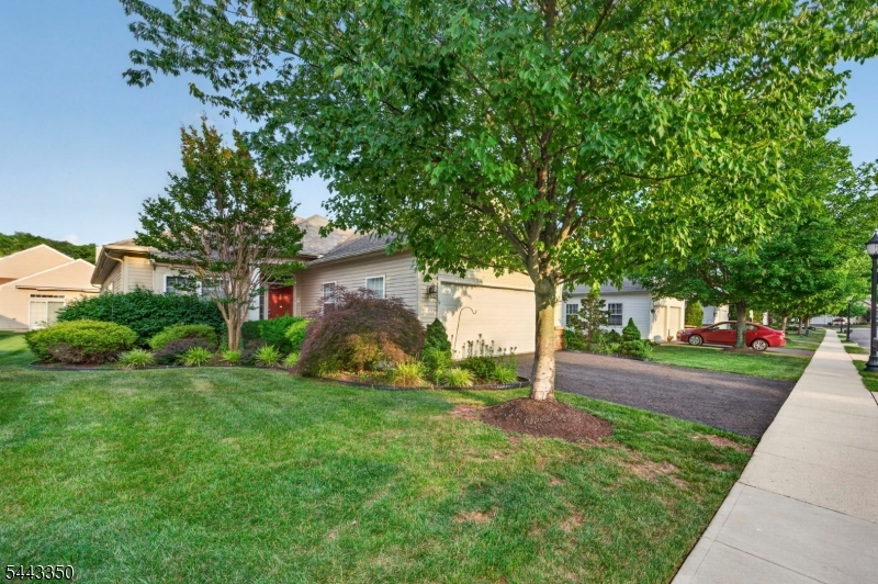 14 Daulton Dr