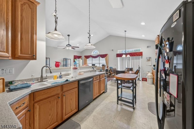 14 Daulton Dr