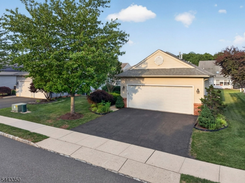 14 Daulton Dr