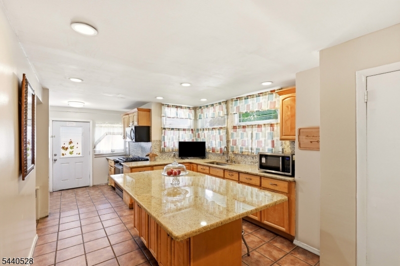 569 Berkeley Ave