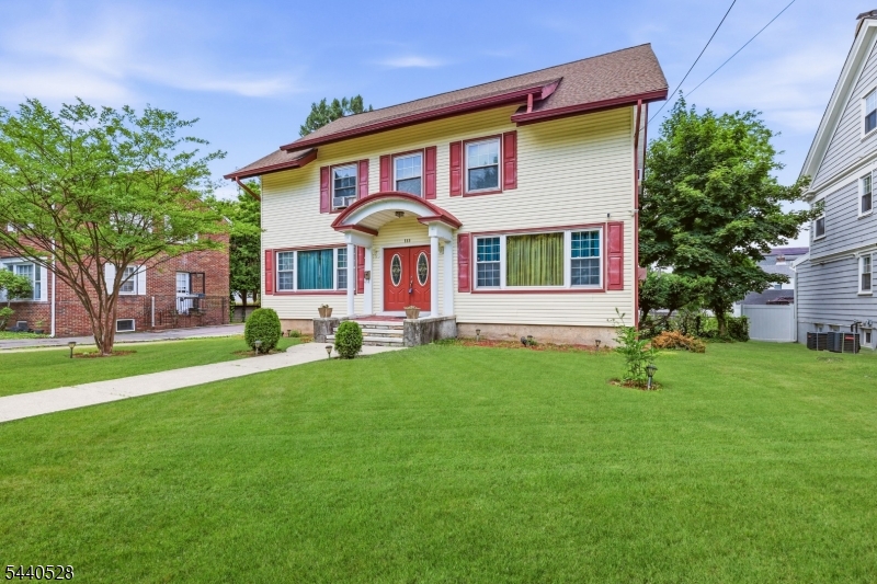 569 Berkeley Ave