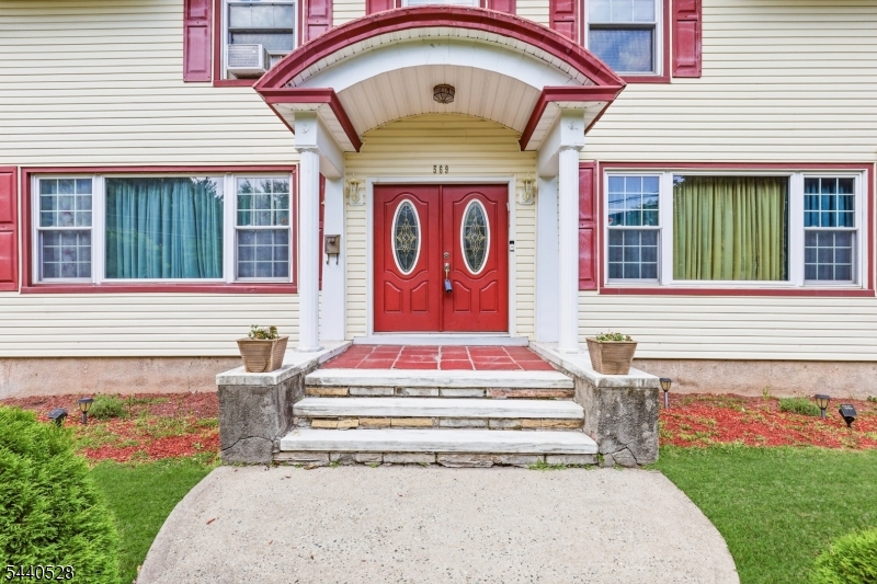 569 Berkeley Ave